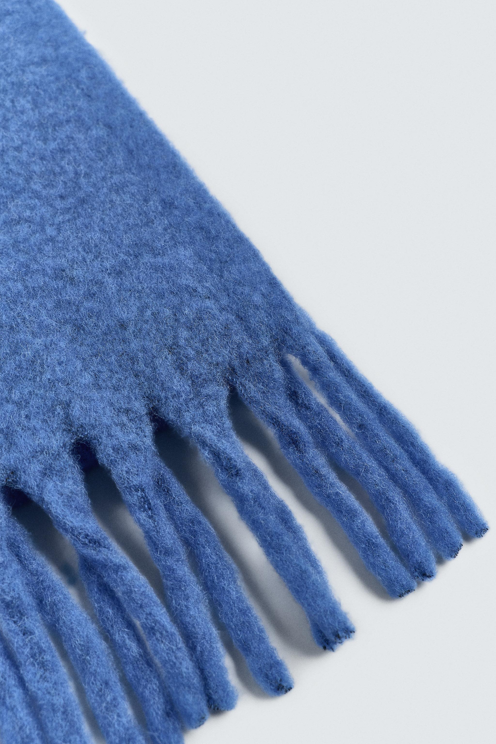 BRUSHED TEXTURE FRINGED SCARF